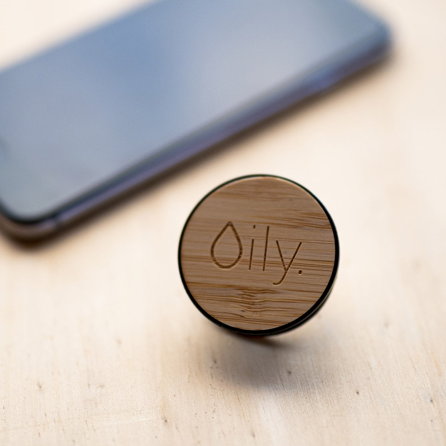 Agarre de madera para teléfono