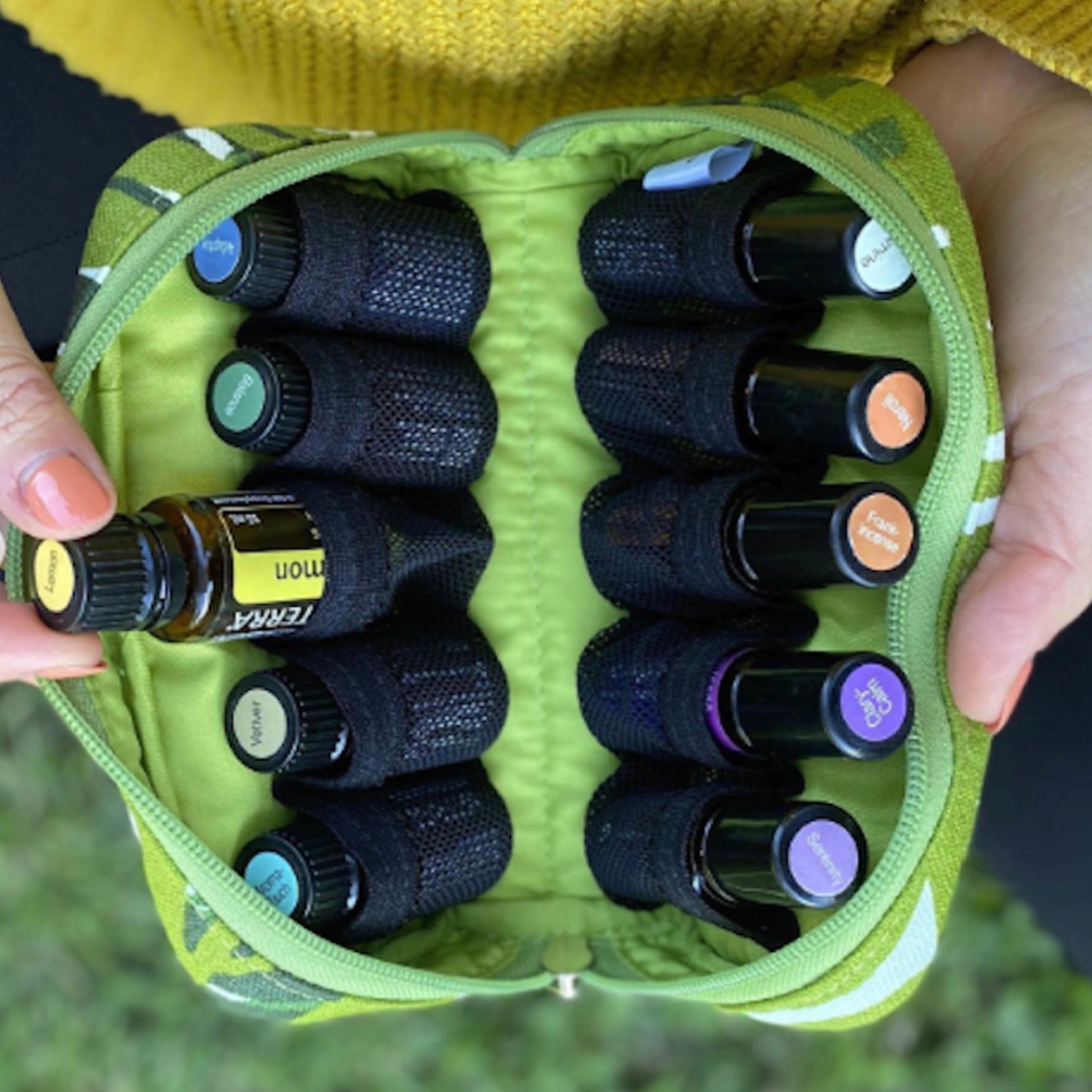 Estuche versátil para 10 frascos de aceites esenciales doTERRA