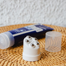 Cargar imagen en el visor de la galería, Tapa aplicadora de Deep Blue Rub doTERRA con 5 esferas masajeadoras