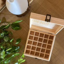 Cargar imagen en el visor de la galería, Organizador / display de madera para 25 aceites esenciales