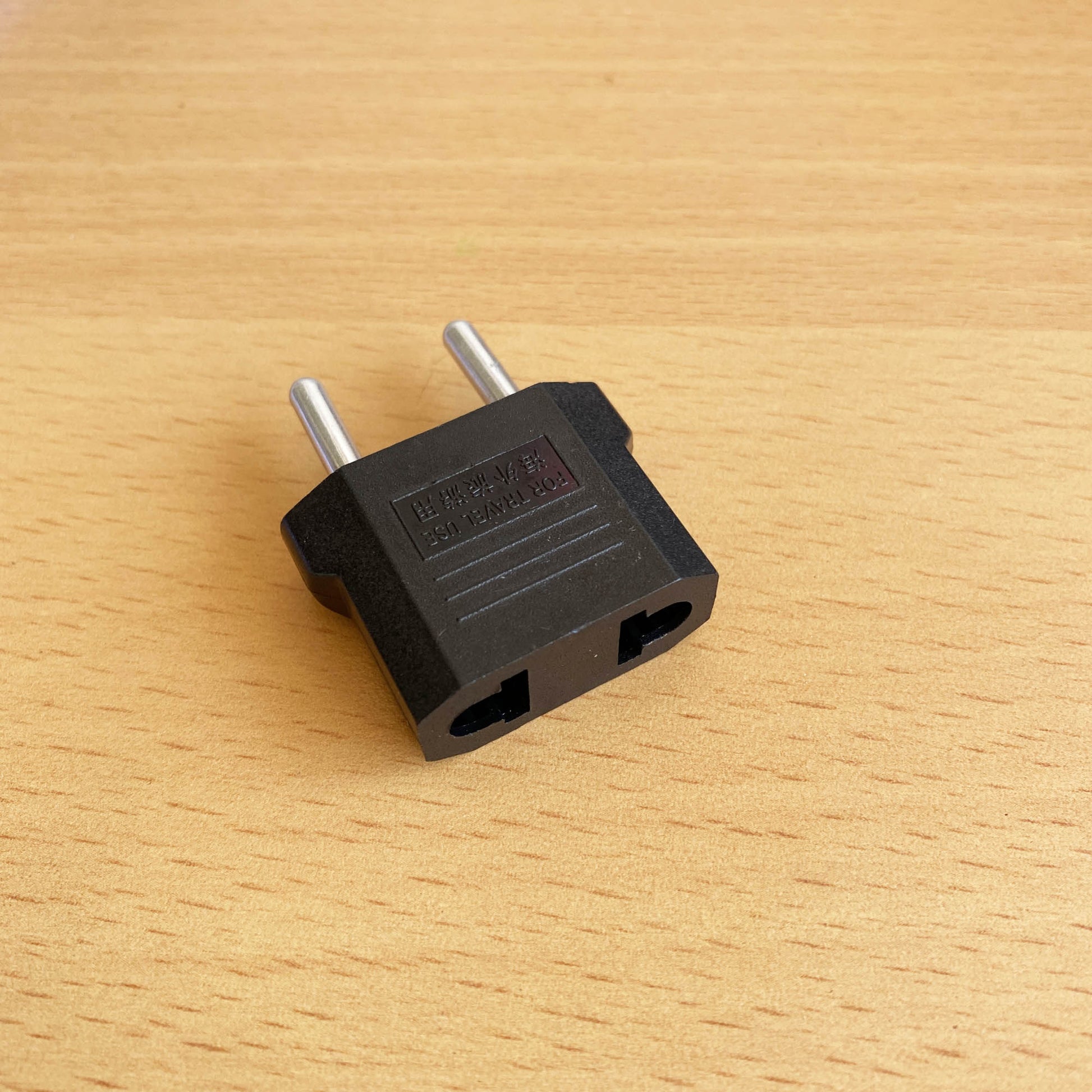 Adaptador Enchufe de Americano a Chileno - ideal para difusor dōTERRA - Oily