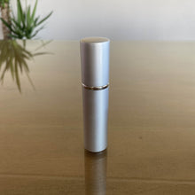 Cargar imagen en el visor de la galería, Atomizador perfumero 10ml - Oily
