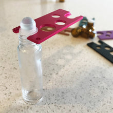Cargar imagen en el visor de la galería, Extractor de tapones para botellas de aceites esenciales - Oily