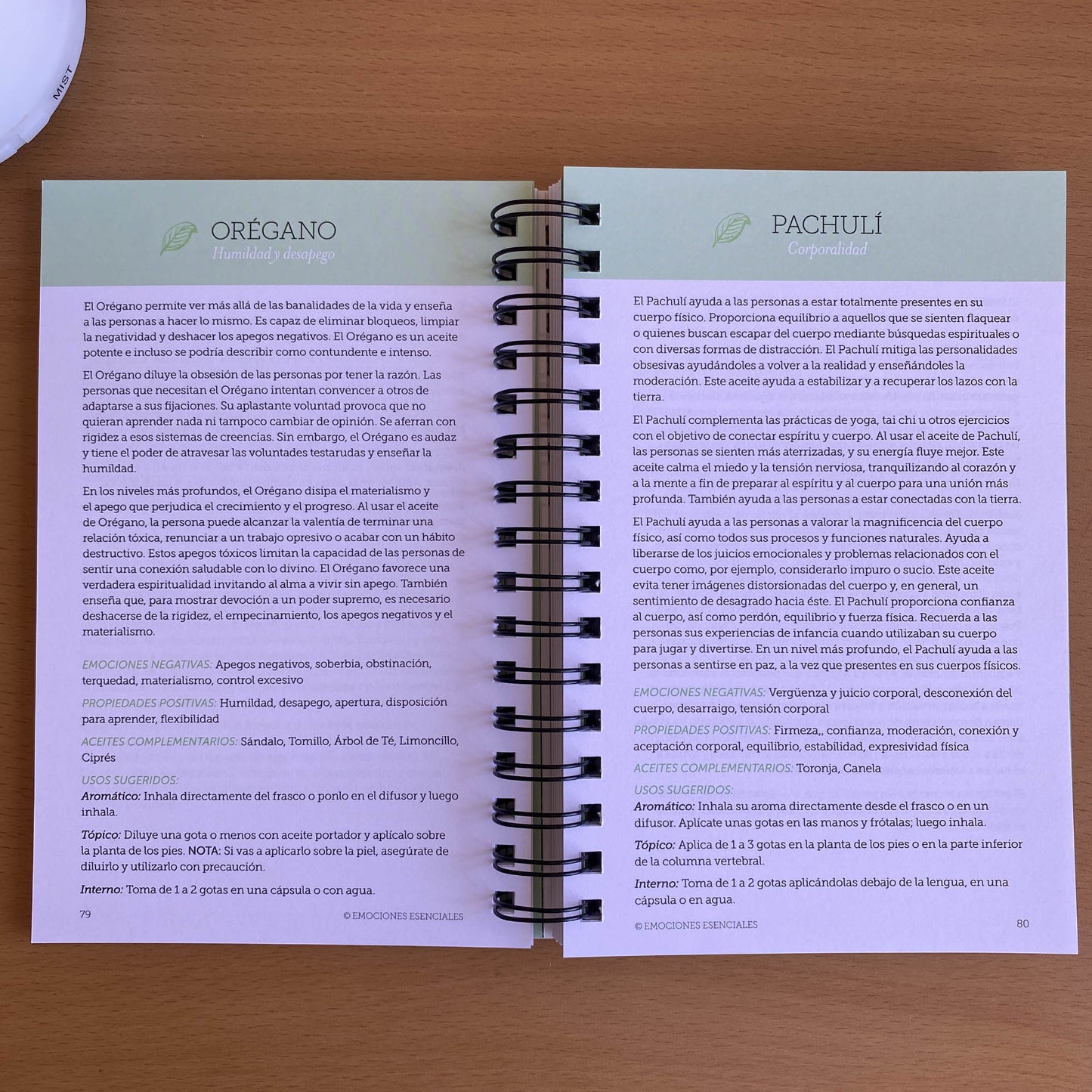 Libro Emociones Esenciales - tu guía para asimilar, soltar y vivir en libertad - Oily