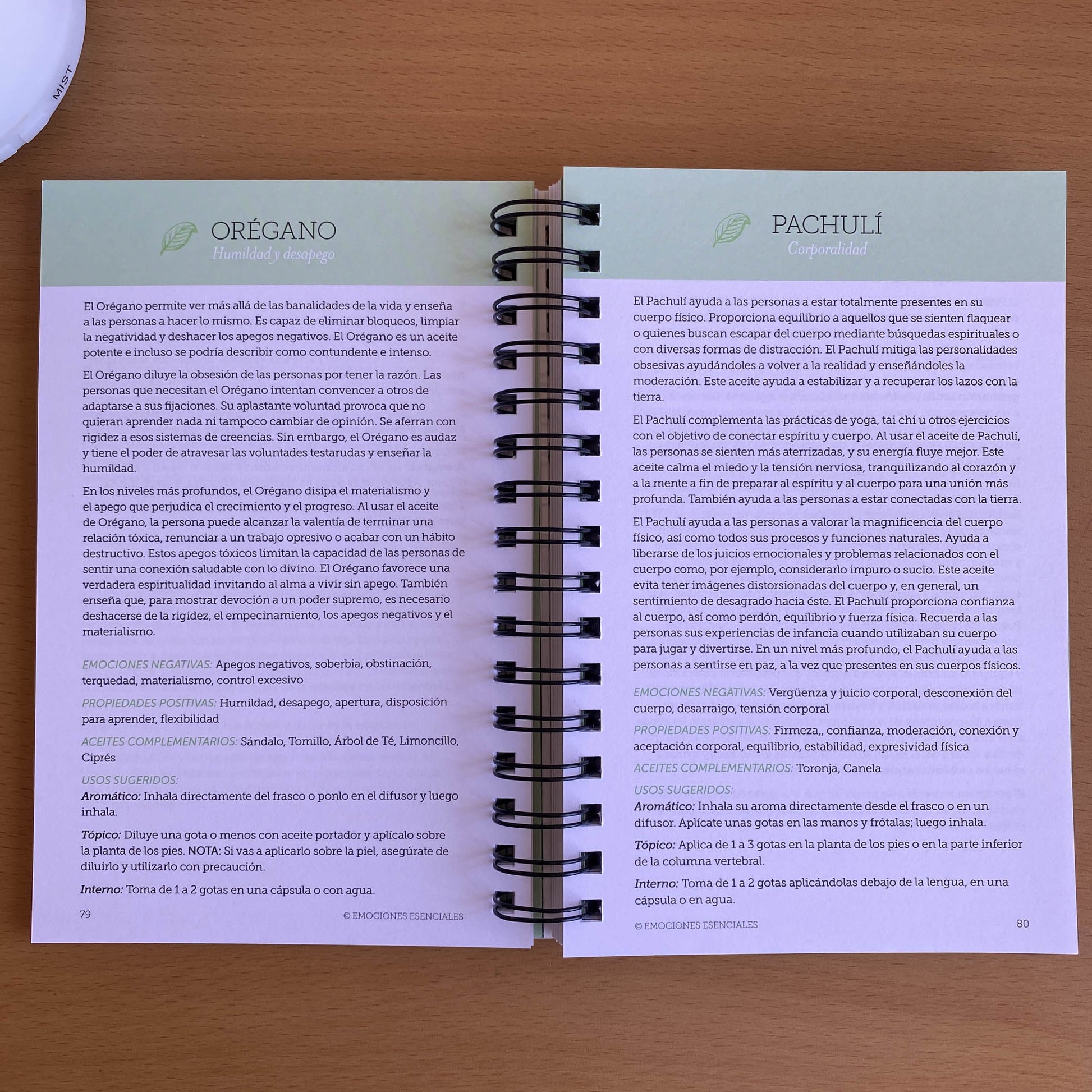 Libro Emociones Esenciales - tu guía para asimilar, soltar y vivir en libertad - Oily